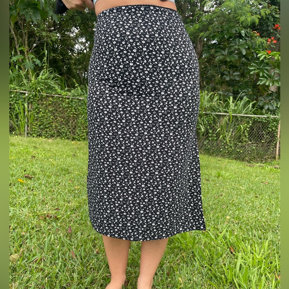 90’s John Galt black and white midi floral skirt